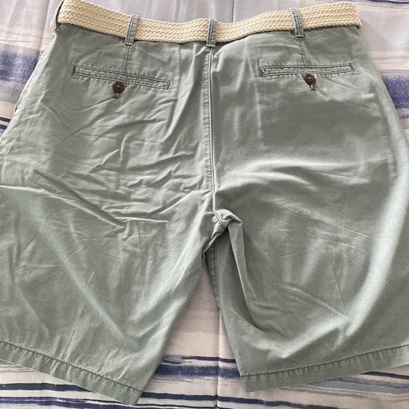 Express Men’s Casual Short with Belt - Picture 3 of 3